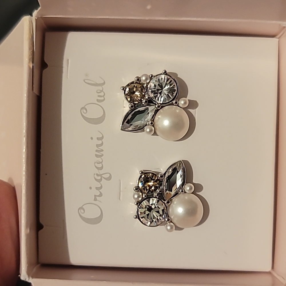 Origami Owl Crystal and Pearl Cluster Stud Earrings